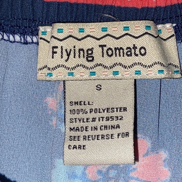 GUC Flying🍅 Sz-S Scoping Neckline/Cold Shoulder, Angle Sleeves, Lightweight Top - Picture 16 of 16